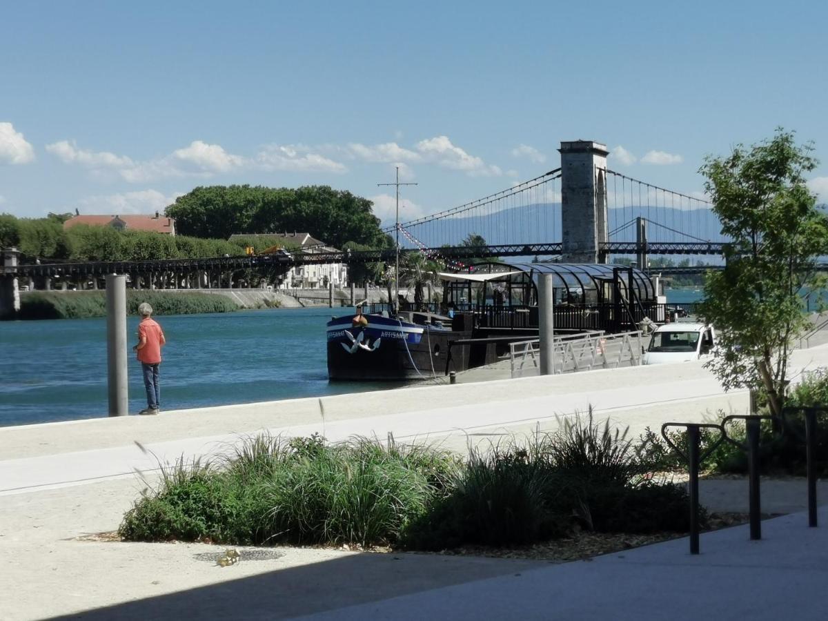 Aux Pieds Du Chateau Lägenhet Tournon-sur-Rhone Exteriör bild